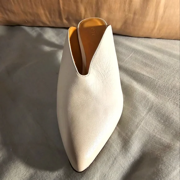 Joie White Leather Pointed Kitten Heels - Size 7 - Picture 11 of 11